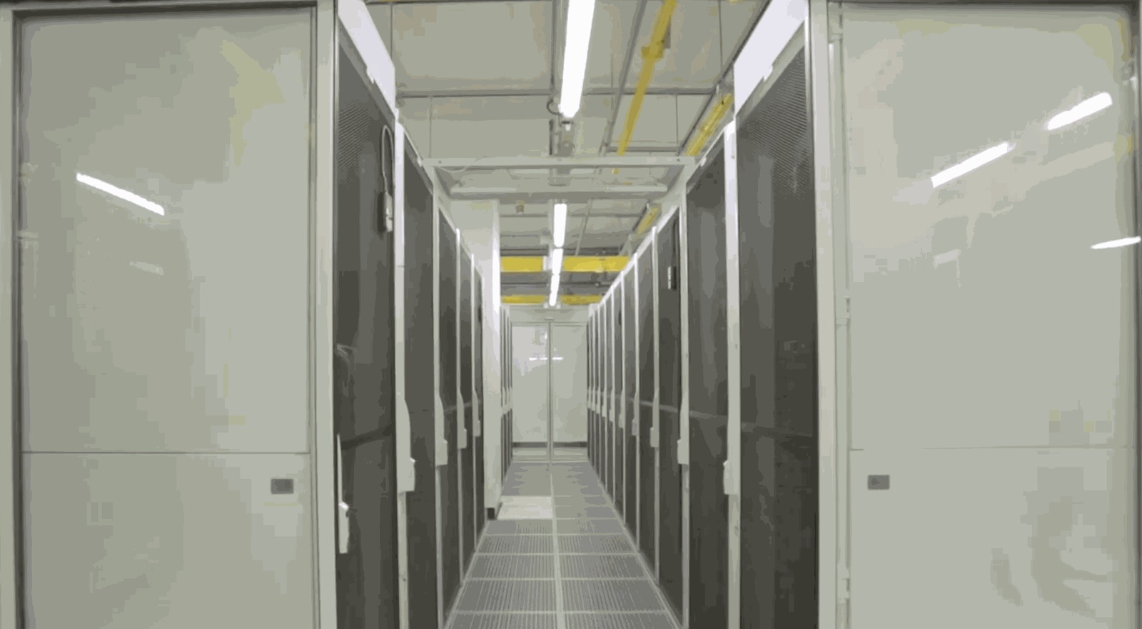 Data hall supporting enterprise private cloud workloads