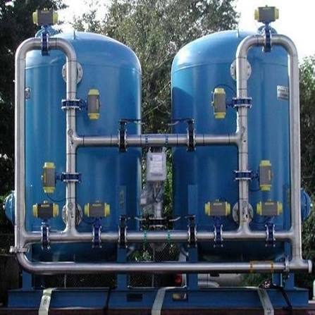 Sidestream filtration supporting cooling-water quality
